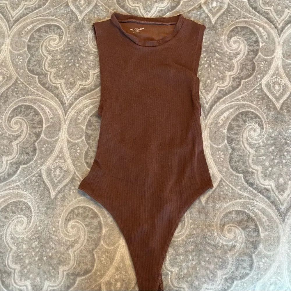 Out From Under Seamless Open-Back Bodysuit - Picture 4 of 6